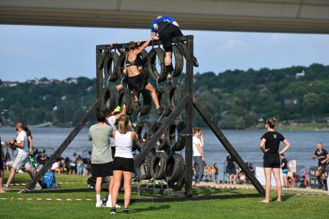 ТРКА СА ПРЕПРЕКАМА „INVICTUS CHALLENGE ŠTRAND“