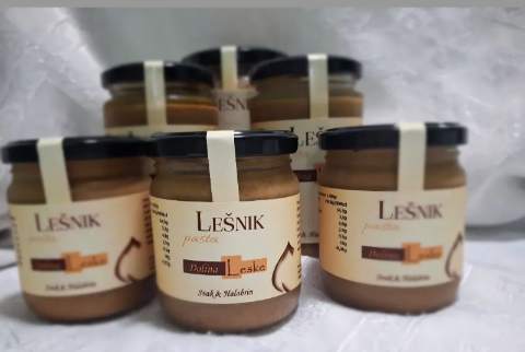 Lešnik pasta